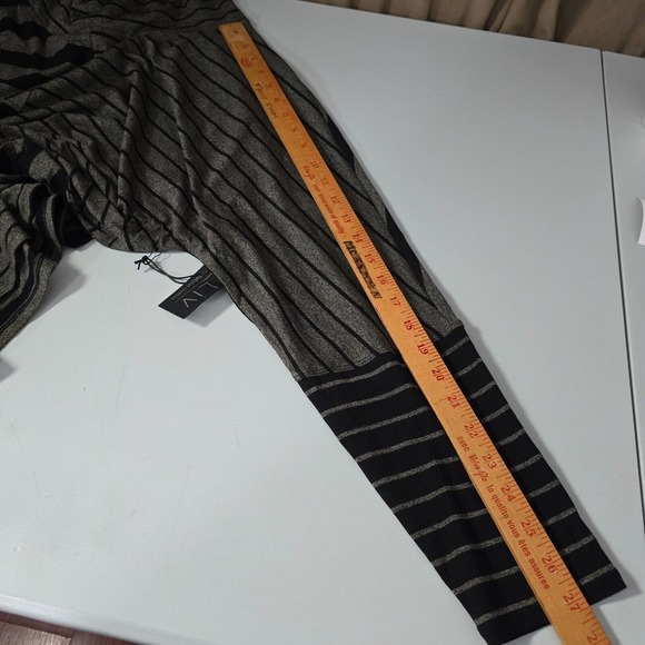 Liv‎ by Habitat Sweater Women Large Gray Black Stripe Cowl Neck Lagenlook Top - Picture 10 of 12